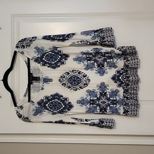 International Concepts, INC. Lightweight blouse